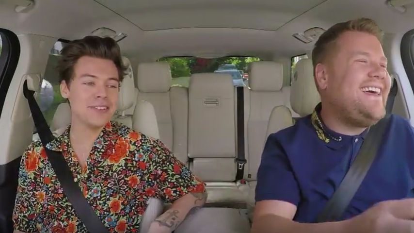 Harry Styles und James Corden beim Carpool Karaoke der "The Late Late Show"