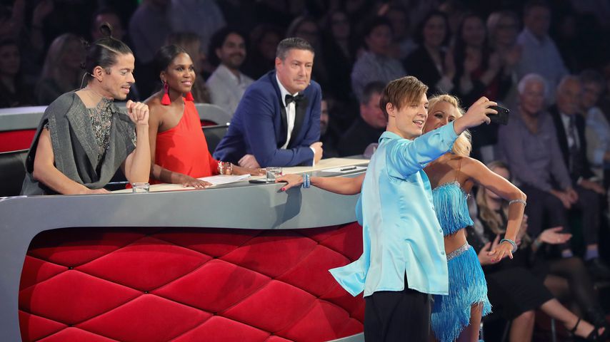 Heiko Lochmann und Kathrin Menzinger mit der "Let's Dance"-Jury