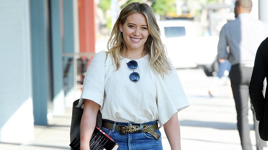 Hilary Duff beim Spaziergang in LA