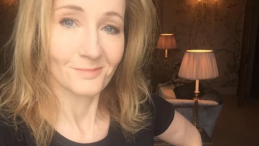 Crisp Jk Rowling Instagram Photo for Your Screen Crisp Jk Rowling Instagram Photo for Your Screen