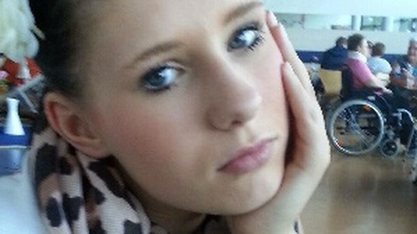Classy Teenie Steht Auf Den Schwanz Classy Teenie Steht Auf Den Schwanz