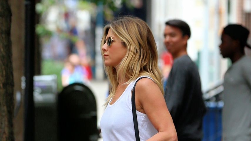 Jennifer Aniston in Manhattan