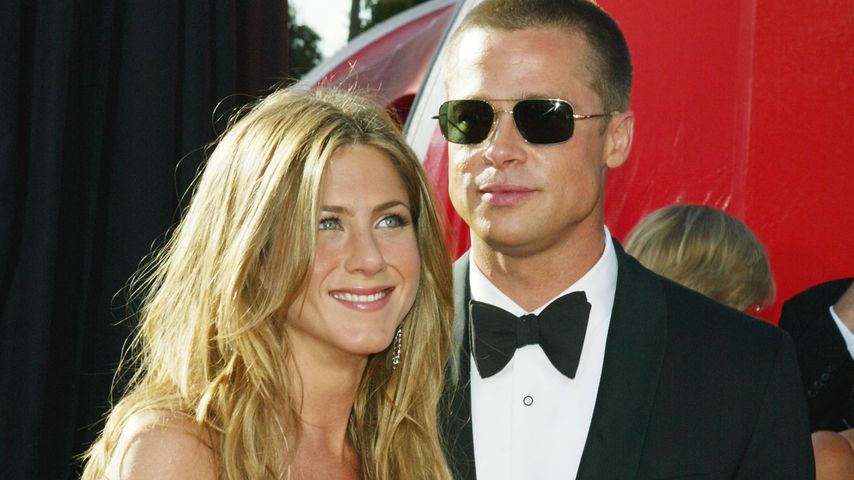 Jennifer Aniston und Brad Pitt bei den Emmy Awards 2004