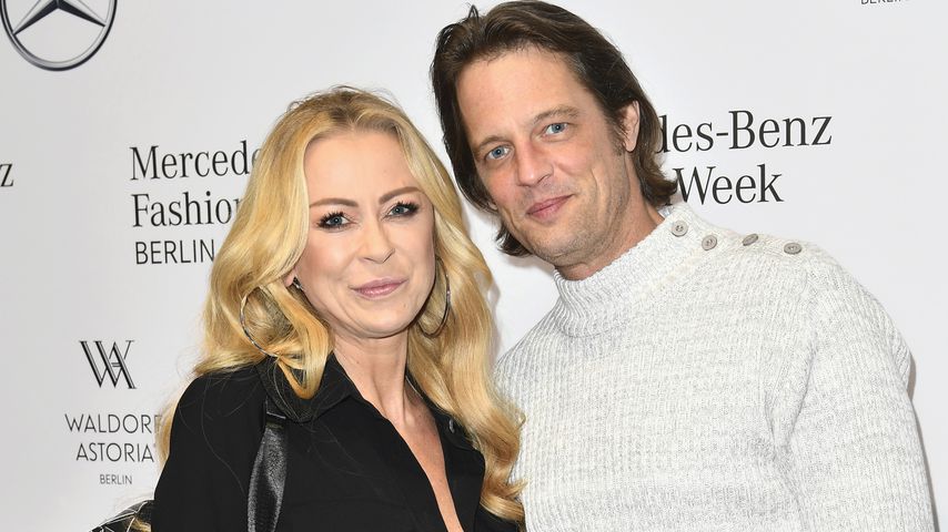 Jenny Elvers und Steffen von der Beeck bei der Mercedes-Benz Fashion Week in Berlin