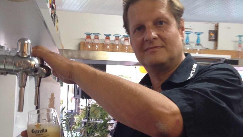 Jens Büchner zapft Bier