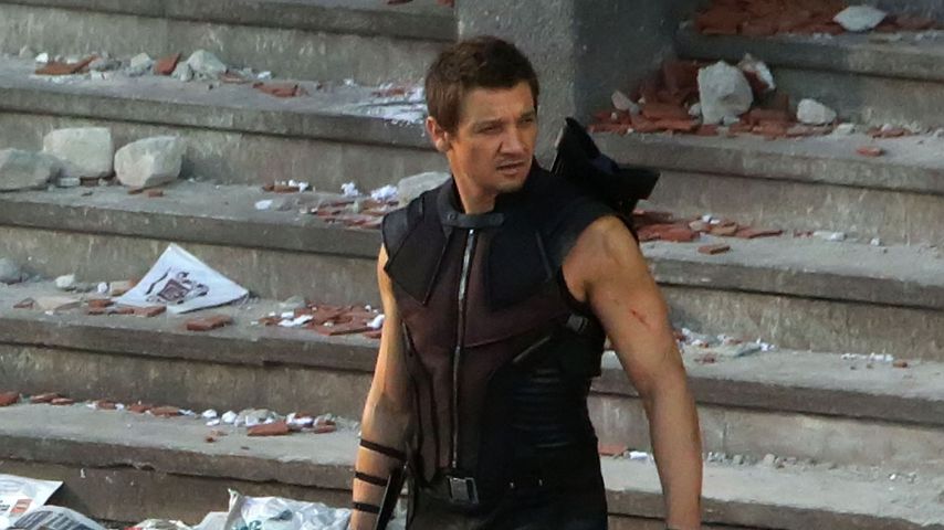 Jeremy Renner am Set von "Avengers: Age of Ultron"