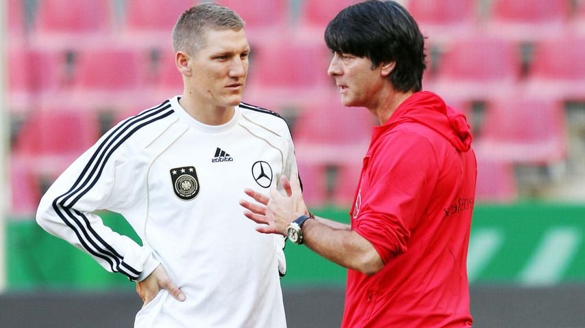 Bastian Schweinsteiger und Jogi Löw