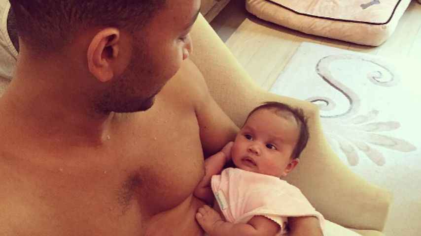 John Legend mit seinem Töchterchen