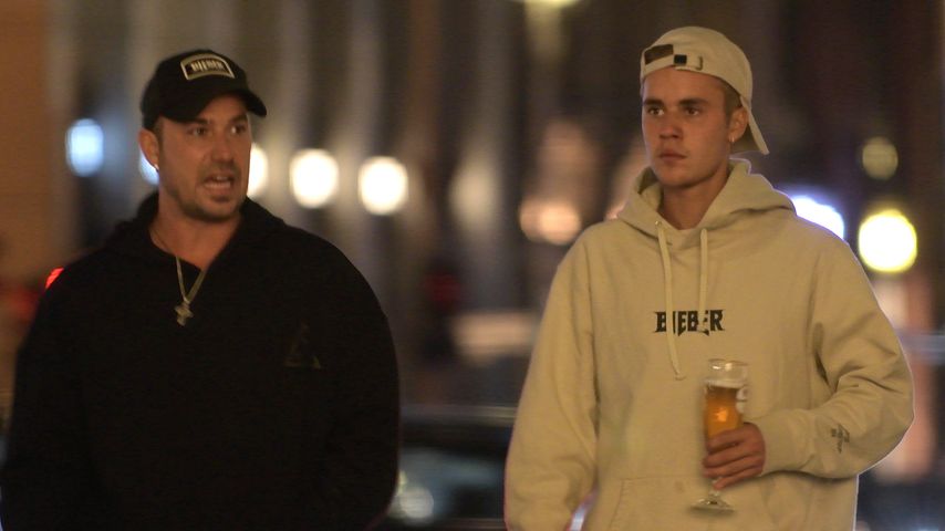 Justin Bieber mit seinem Vater in Berlin