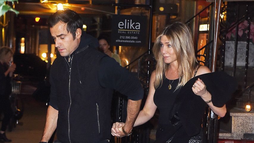 Justin Theroux und Jennifer Aniston verlassen ein Restaurant in New York