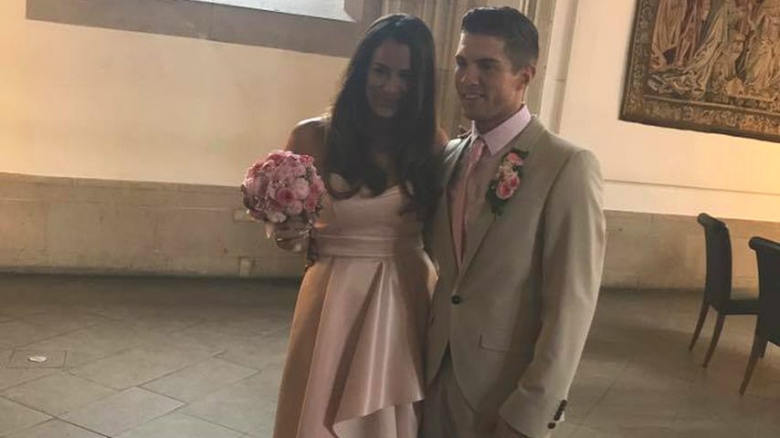Justine Dippl und Joey Heindle kurz nach ihrer Trauung am 5. Mai 2017
