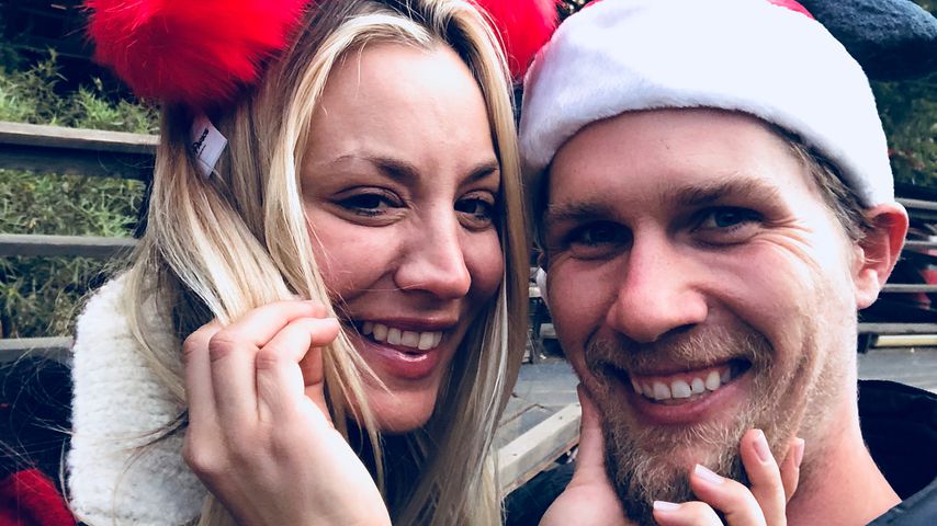 Kaley Cuoco und Karl Cook im Disneyland