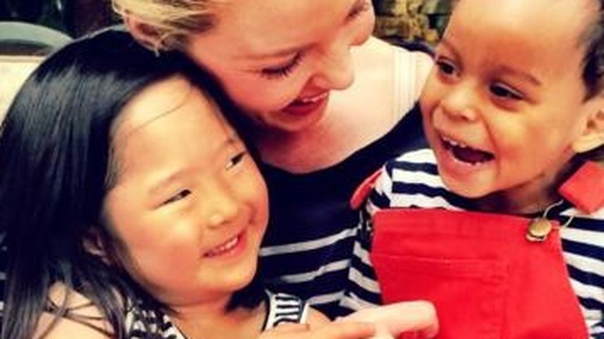 Katherine Heigl mit ihren zwei Adoptivtöchtern