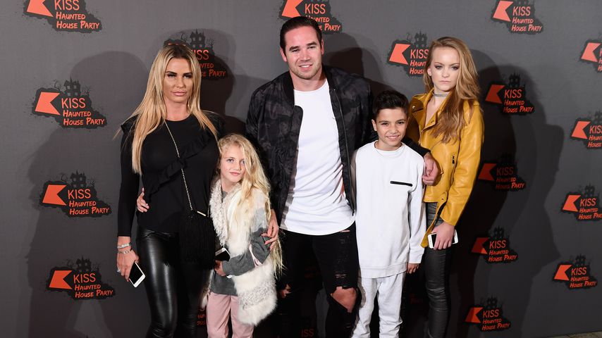Katie Price, Princess Tiaamii, Kieran Hayler, Junior Andre und eine Unbekannte 2016 in London