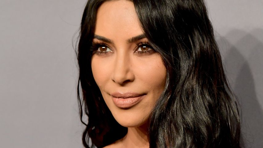 Rote Flecken im Gesicht: Kim Kardashian zeigt Hautkrankheit!