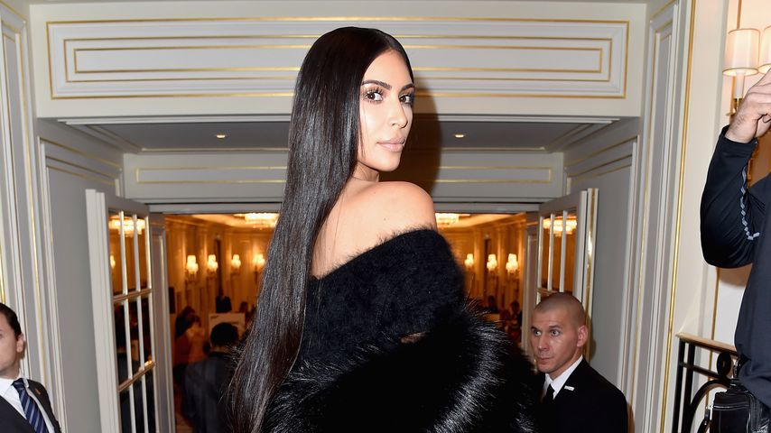 Kim Kardashian im Fell-Mantel