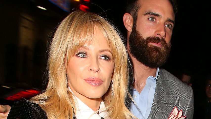 Kylie Minogue und Joshua Sasse in London