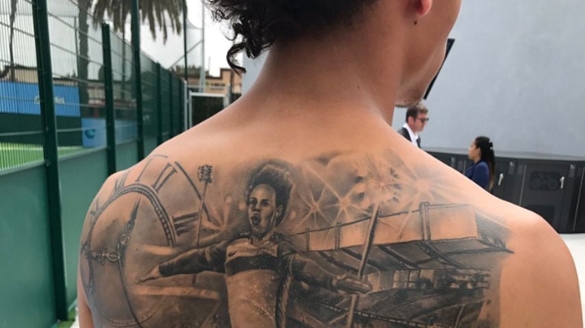 leroy-sane-mit-riesigem-tattoo.jpg