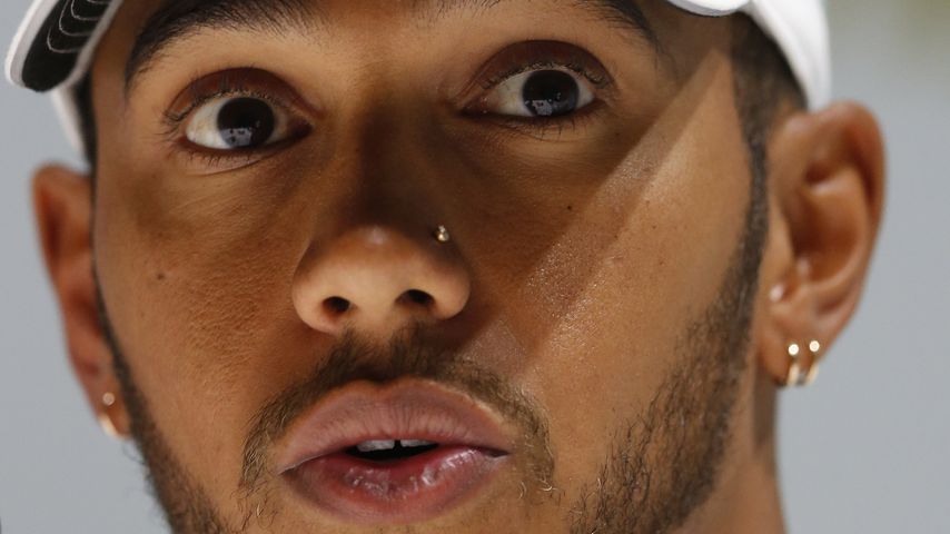 Lewis Hamilton bei einer Pressekonferenz