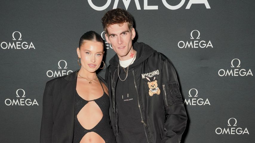 Total Verliebt Presley Gerber Gibt Lexi Wood Innigen Kuss Total Verliebt Presley Gerber Gibt Lexi Wood Innigen Kuss