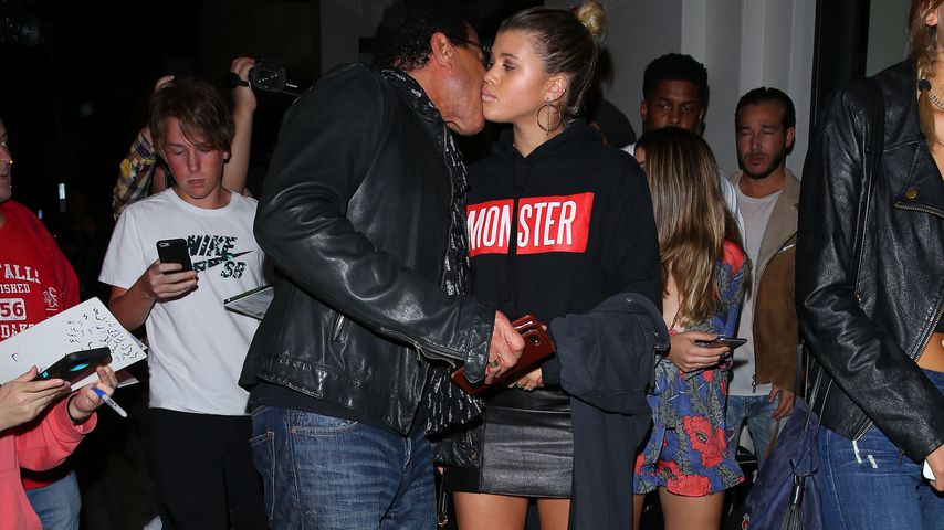 Lionel Richie und Sofia Richie vor einem Restaurant in Los Angeles