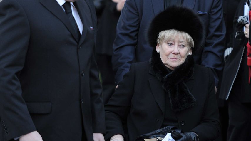 Liz Dawn bei der Beerdigung des Schauspielers Bill Tarmey 2012 in Lancashire