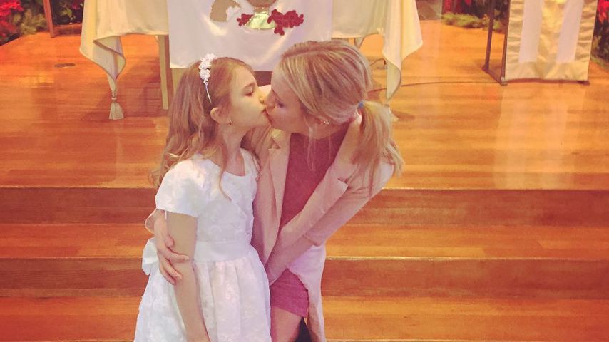 Maddie Briann Aldridge mit ihrer Mutter Jamie Lynn Spears bei Maddies Kommunion