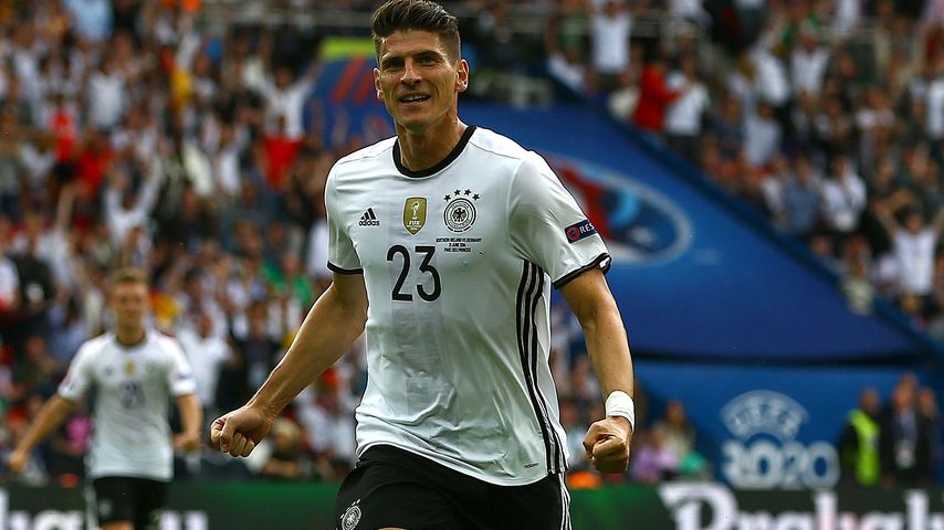 Mario Gomez beim Spiel Nordirland gegen Deutschland bei der Fussball-EM 2016 in Paris