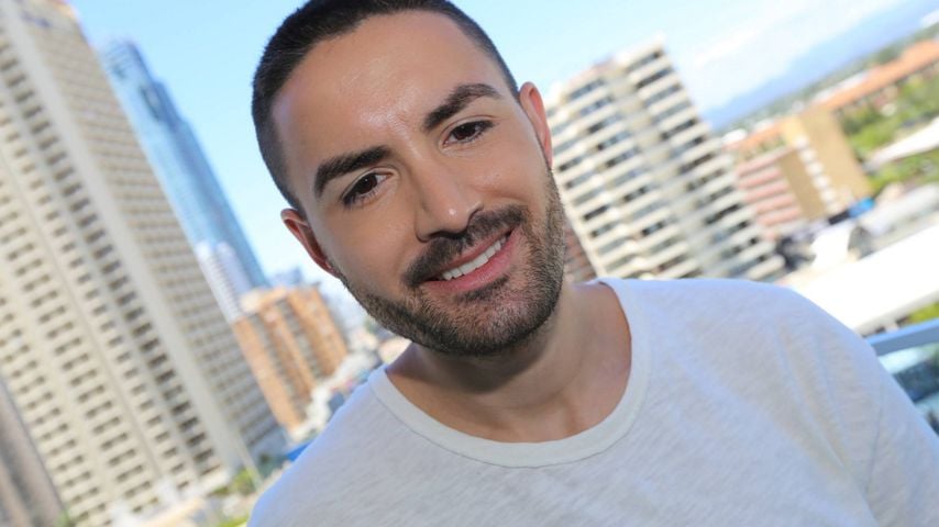 Menderes, TV-Star und Sänger