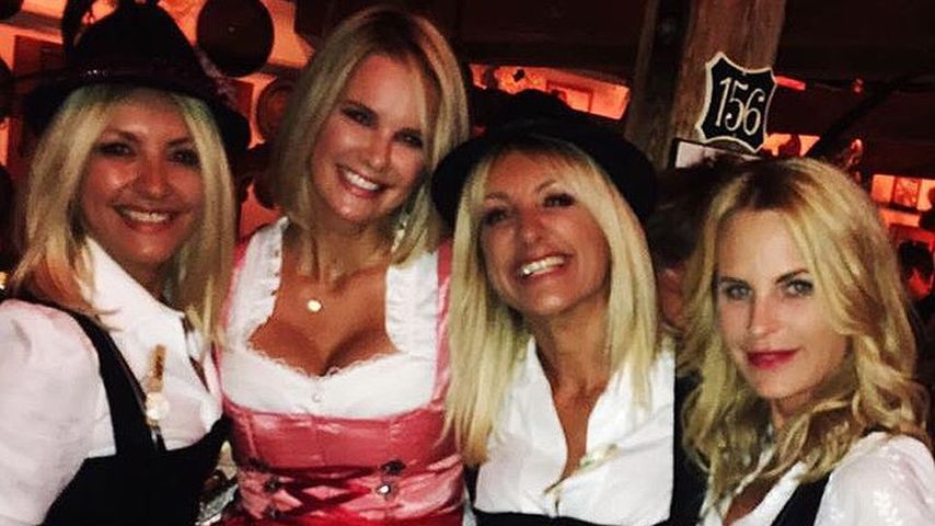 Monica Ivancan mit ihren Freundinnen auf dem Oktoberfest