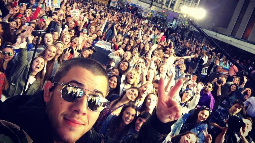 Nick Jonas wird nach der einem Auftritt in der "Today Show" von Fans gefeiert