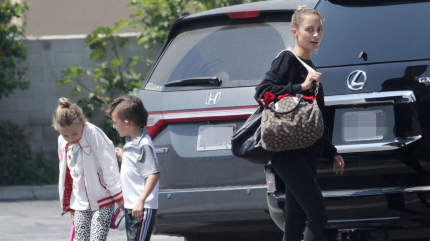 Nicole Richie mit ihren Kindern Harlow und Sparrow