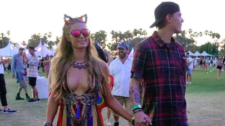 Paris Hilton und Chris Zylka auf dem "Coachella"-Festival in Indio, Kalifornien