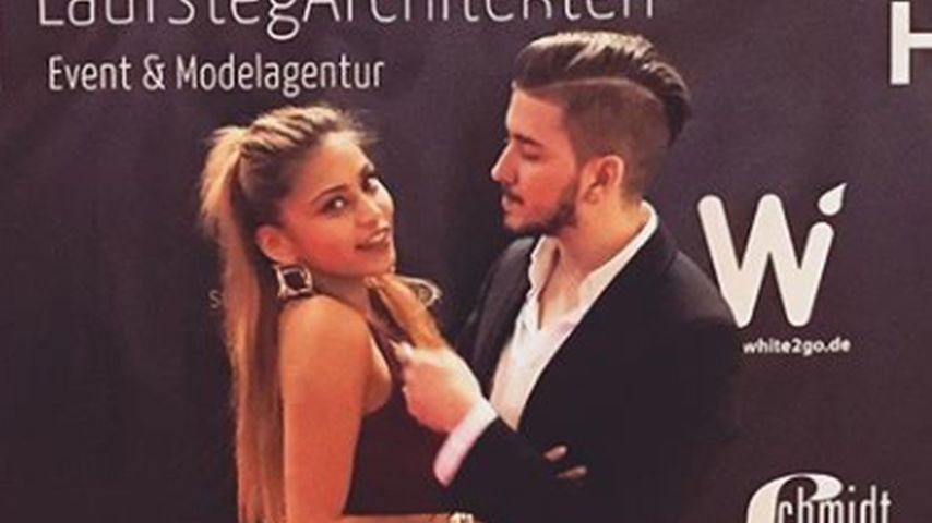 Pat Wind mit einem Girl auf dem Red Carpet