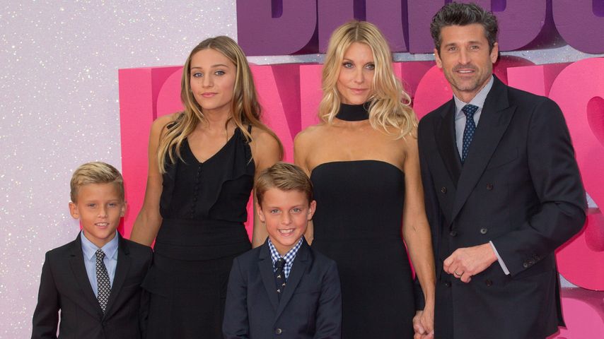 Patrick Dempsey, Jillian Fink und ihre Kids Tallula, Darby und Sullivan bei einer Film-Premiere