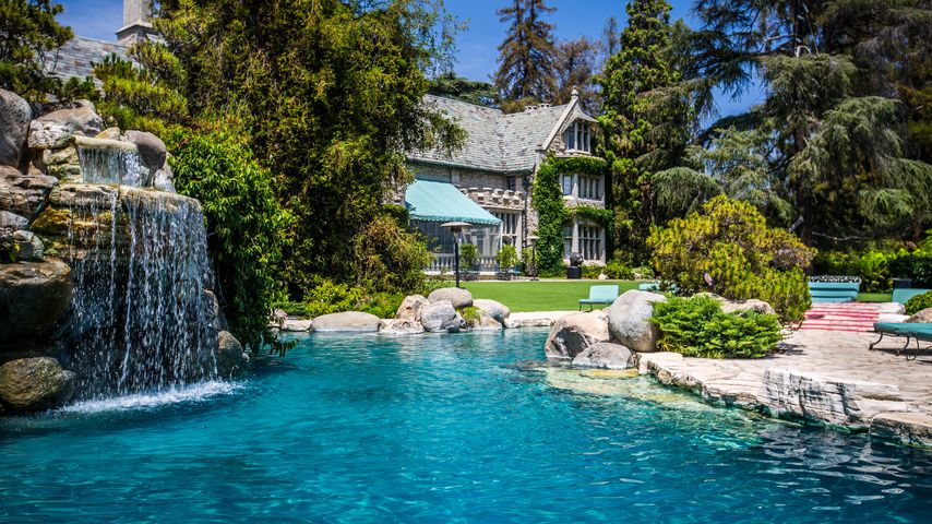 Playboy Mansionin Holmby Hills