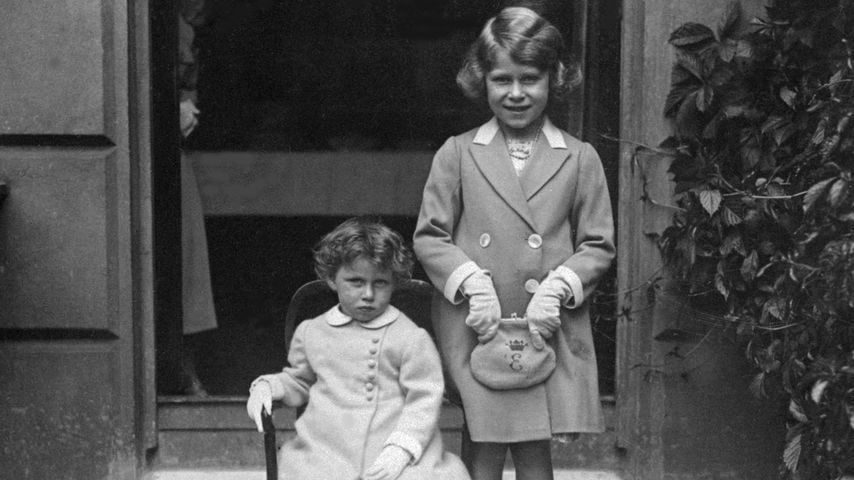 Prinzessin Margaret und Queen Elizabeth 1933
