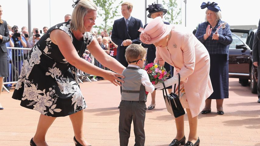 Queen Elizabeth II. besucht ein Kinderkrankenhaus in Liverpool