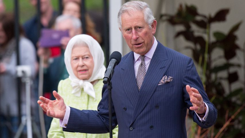 Queen Elizabeth und Prinz Charles