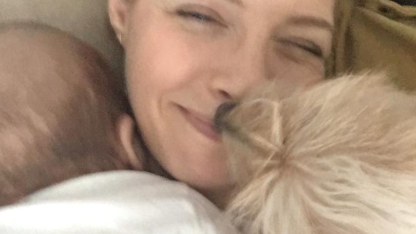 Rachelle Lefevre mit Baby und Hund Jack