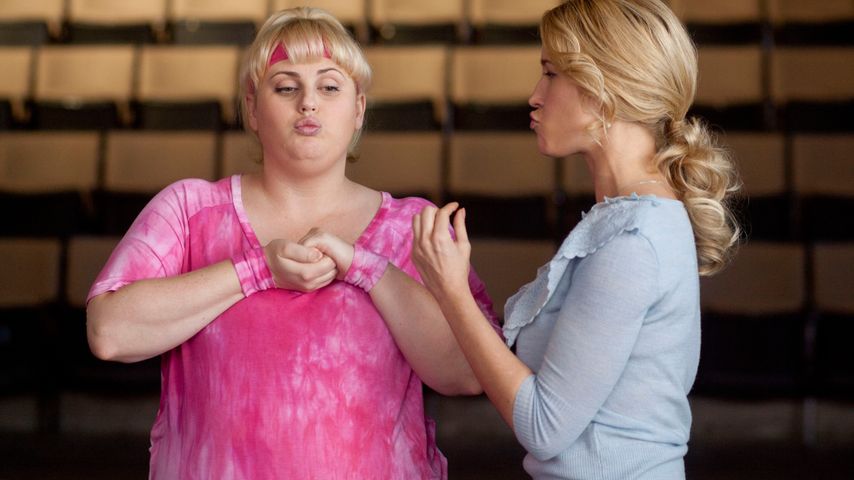 Rebel Wilson und Anna Camp in "Pitch Perfect"