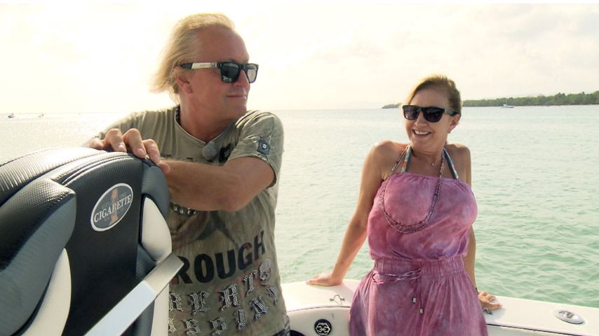 Robert und Carmen Geiss vor der Insel Martinique