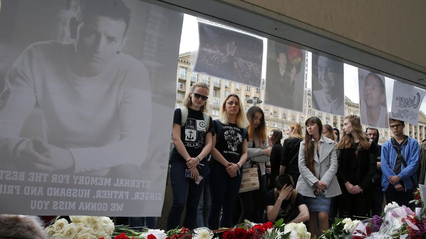 Linkin Park-Fans trauern um Chester Bennington in Moskau