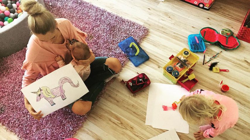 Sarah Kulka und ihre beiden Töchter