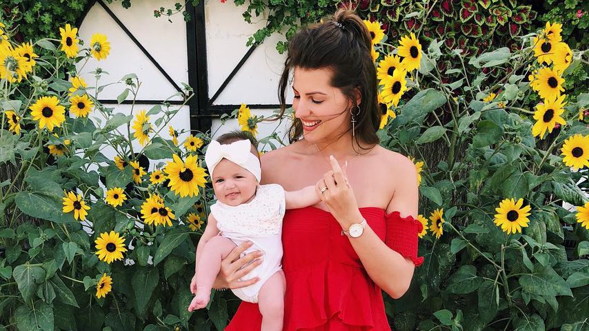 Mia Rose und Sarah Harrison in Dubai