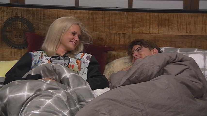 Sarah Knappik und Dominik Bruntner bei "Promi Big Brother" 2017