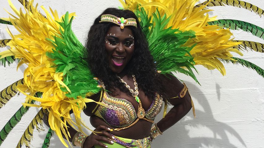Danielle Brooks, OITNB-Schauspielerin, im Karnevals-Outfit
