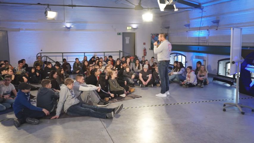 Schüler des Programms von Carsten Stahl bei "Stahl:hart gegen Mobbing"