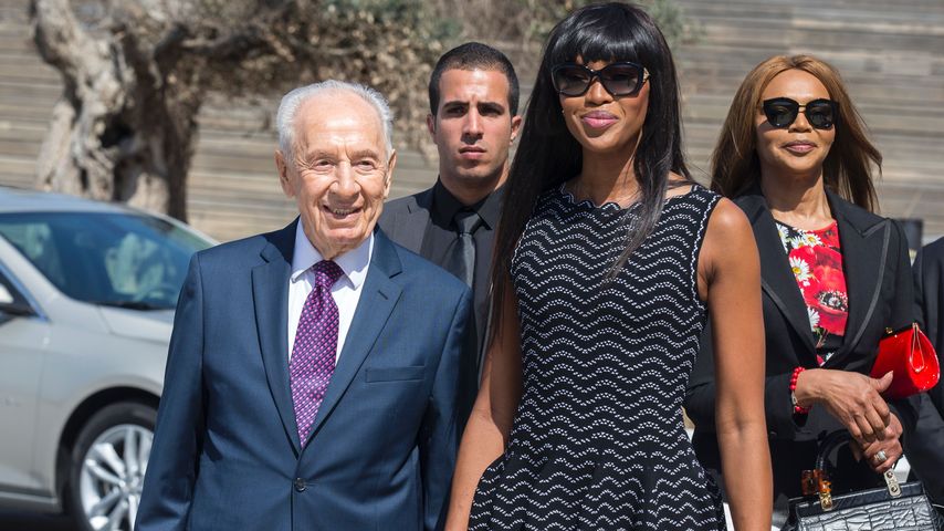 Shimon Peres und Model Naomi Campbell