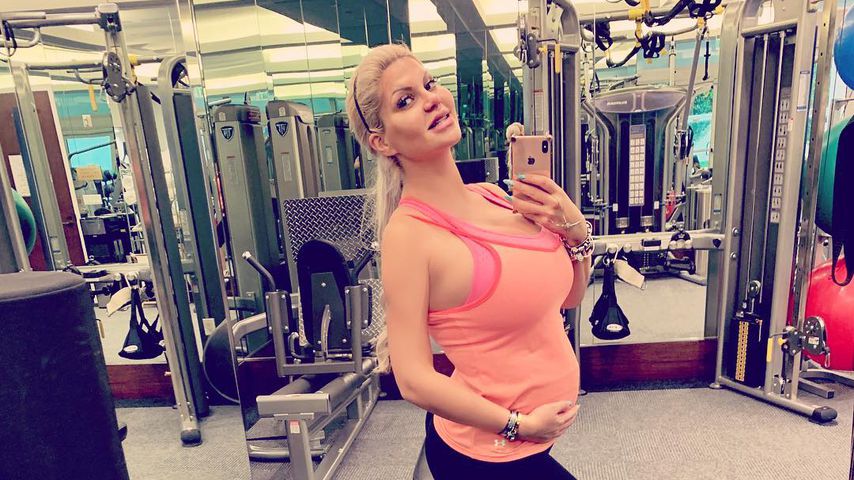Sophia Vegas gibt Schwanger-Update: Die Brüste schwellen an!